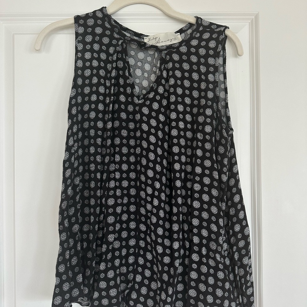 Black flowy pattern tank